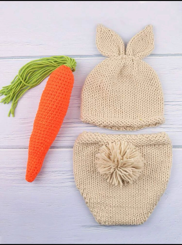 Newborn Photography Pom Pom Back Knitted Shorts & Hat & Carrot Toy